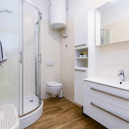 Zara アパート オパティヤ