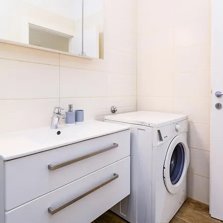 アパート Zara オパティヤ